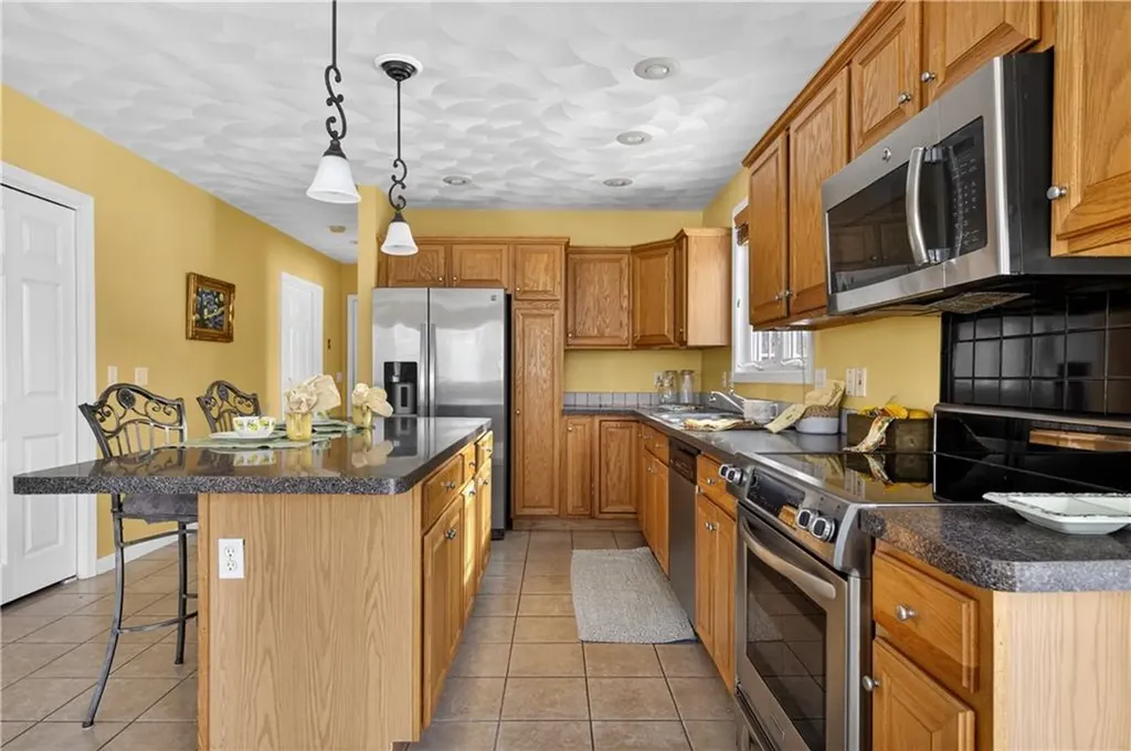 36 Sachem Road Narragansett RI 02882