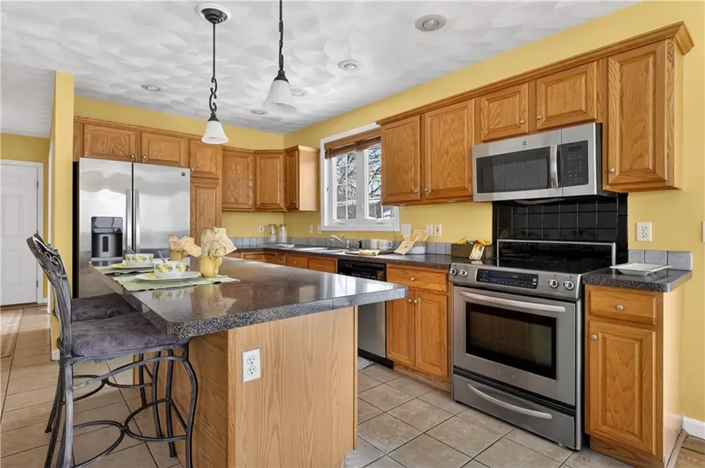 36 Sachem Road Narragansett RI 02882