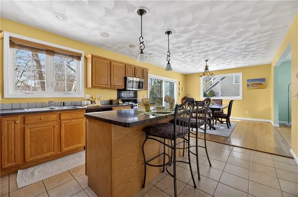 36 Sachem Road Narragansett RI 02882