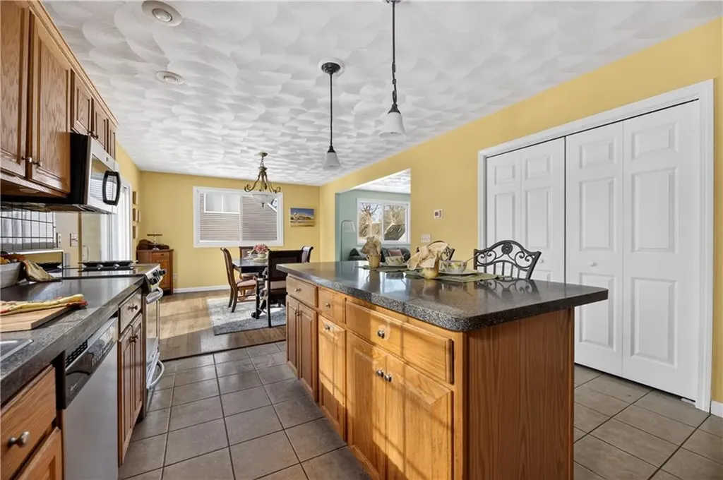 36 Sachem Road Narragansett RI 02882