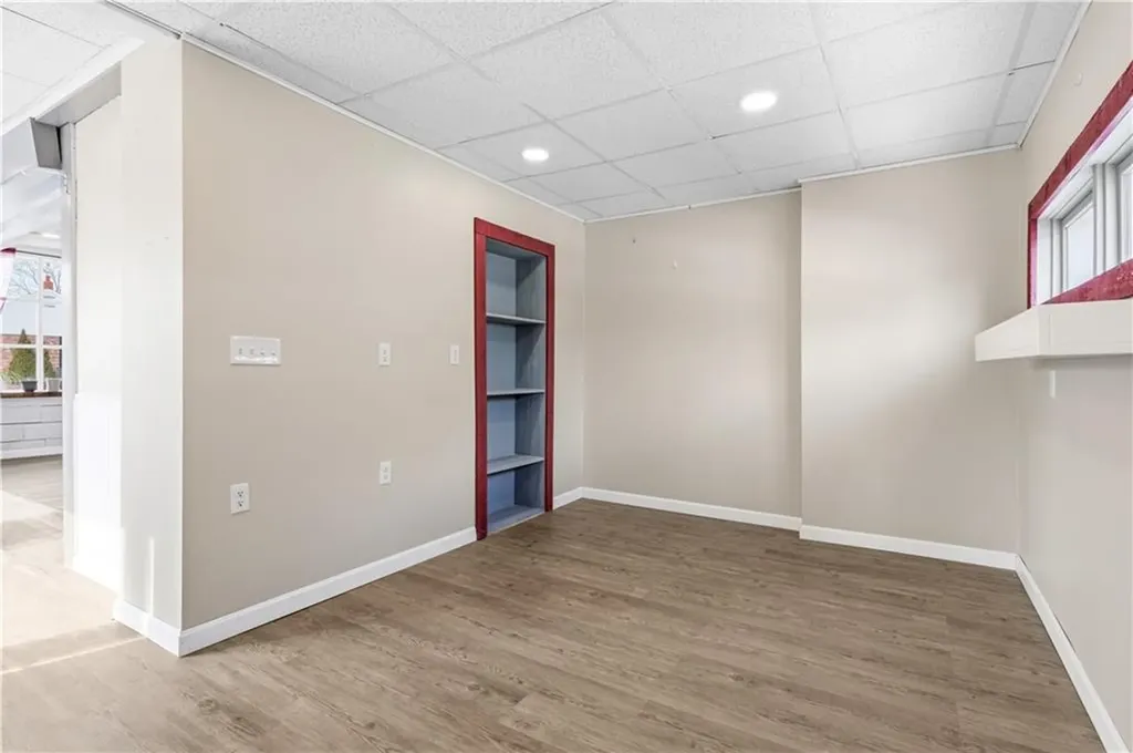 1692 Warwick Avenue Warwick RI 02889