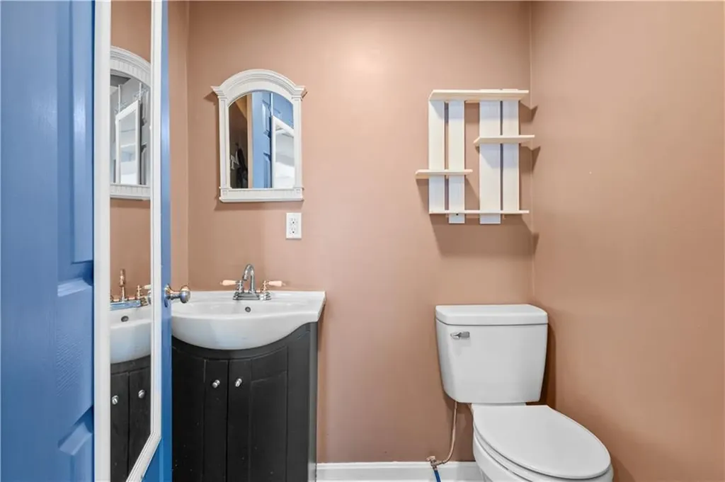 1692 Warwick Avenue Warwick RI 02889