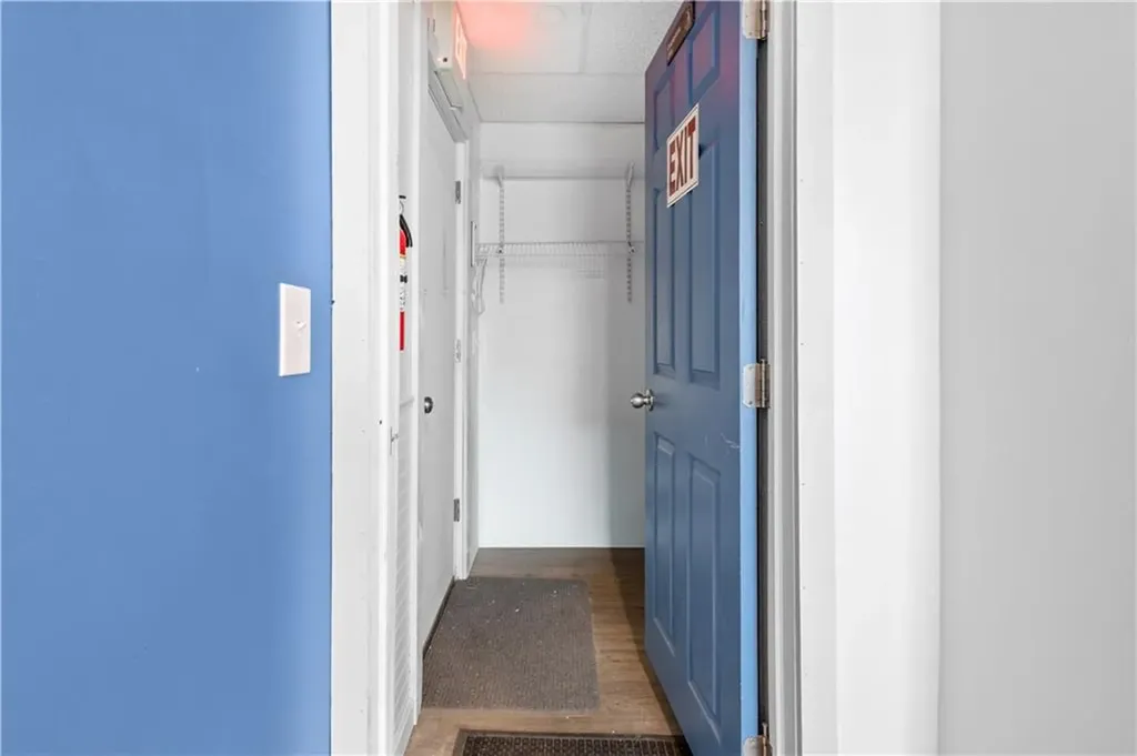 1692 Warwick Avenue Warwick RI 02889