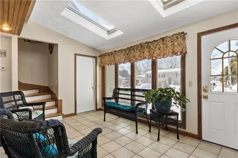 33 Detroit Avenue Warren RI 02885