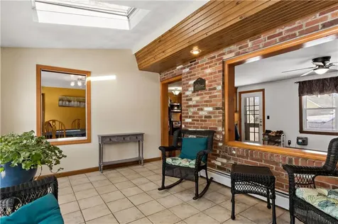 33 Detroit Avenue Warren RI 02885