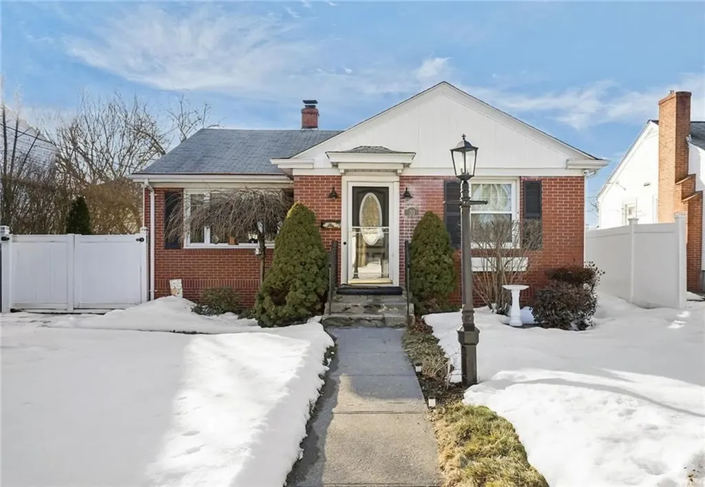 30 Lark Avenue Cranston RI 02920