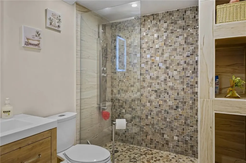 30 Lark Avenue Cranston RI 02920