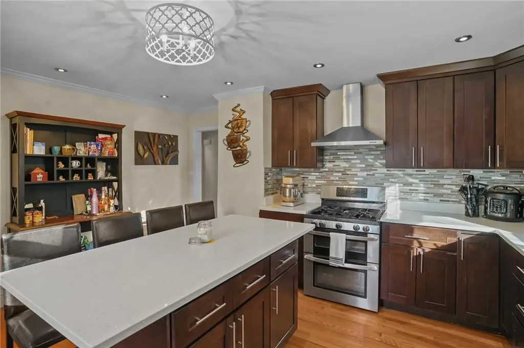 30 Lark Avenue Cranston RI 02920