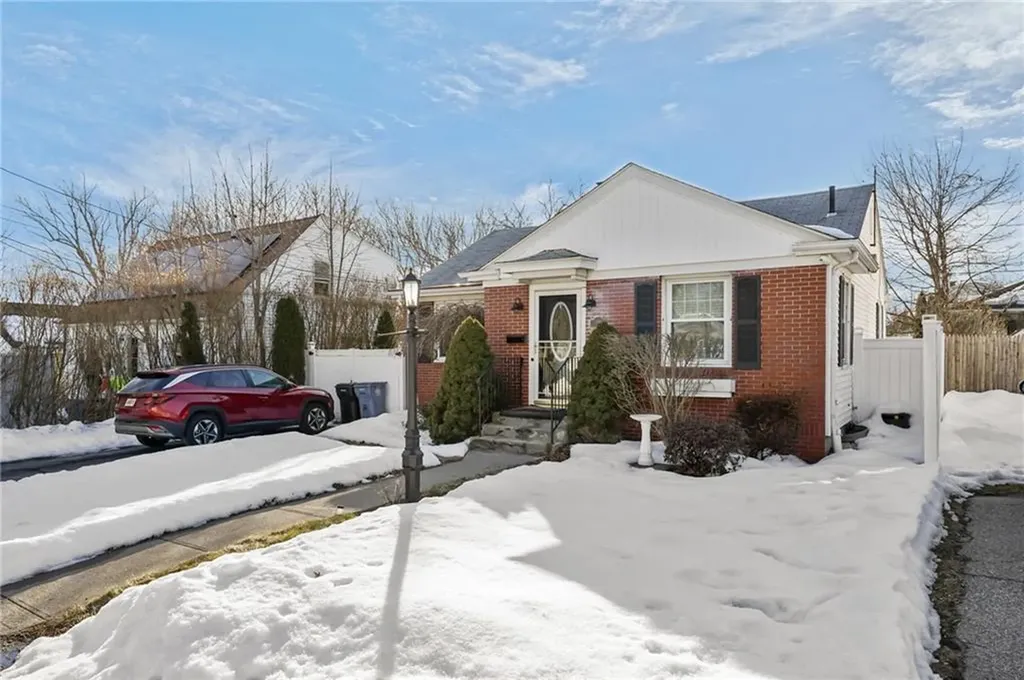 30 Lark Avenue Cranston RI 02920