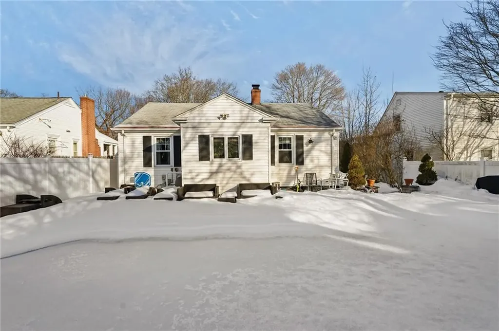 30 Lark Avenue Cranston RI 02920