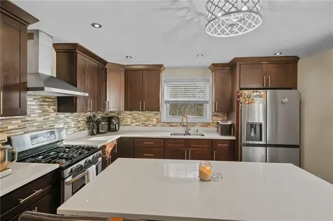 30 Lark Avenue Cranston RI 02920