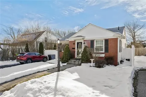 30 Lark Avenue Cranston RI 02920