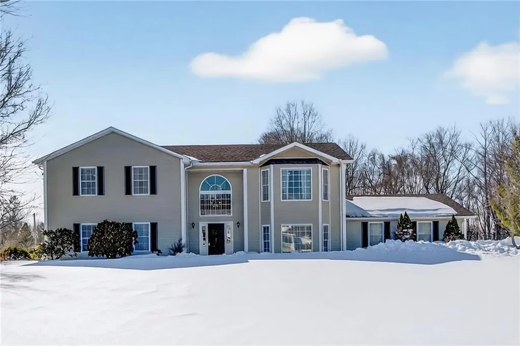 4 Nicole Lane Johnston RI 02919