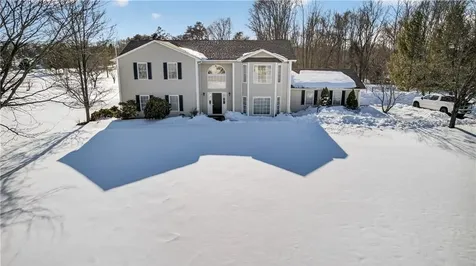 4 Nicole Lane Johnston RI 02919