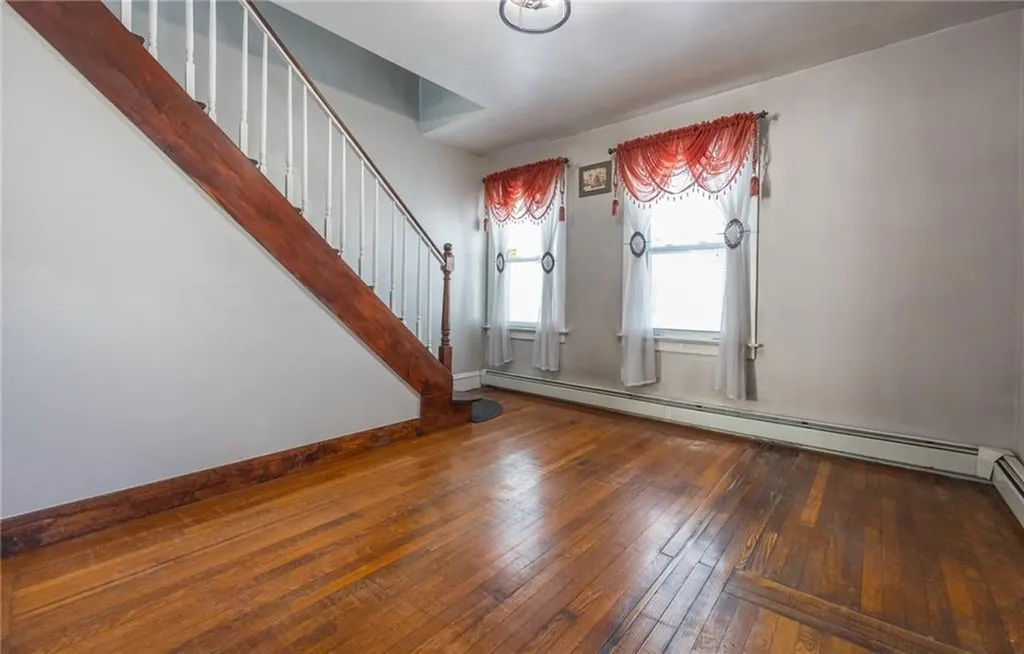 30 Edgemere Avenue Providence RI 02909