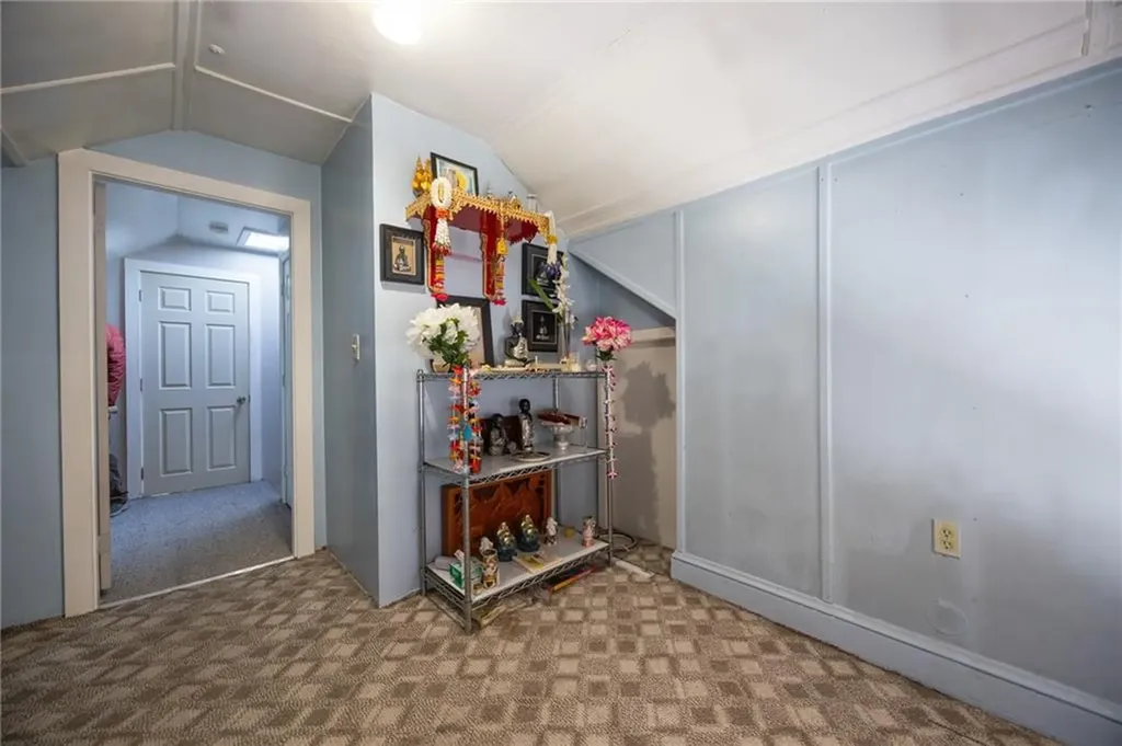 30 Edgemere Avenue Providence RI 02909