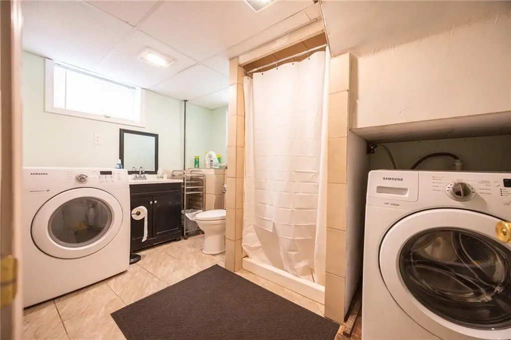 30 Edgemere Avenue Providence RI 02909