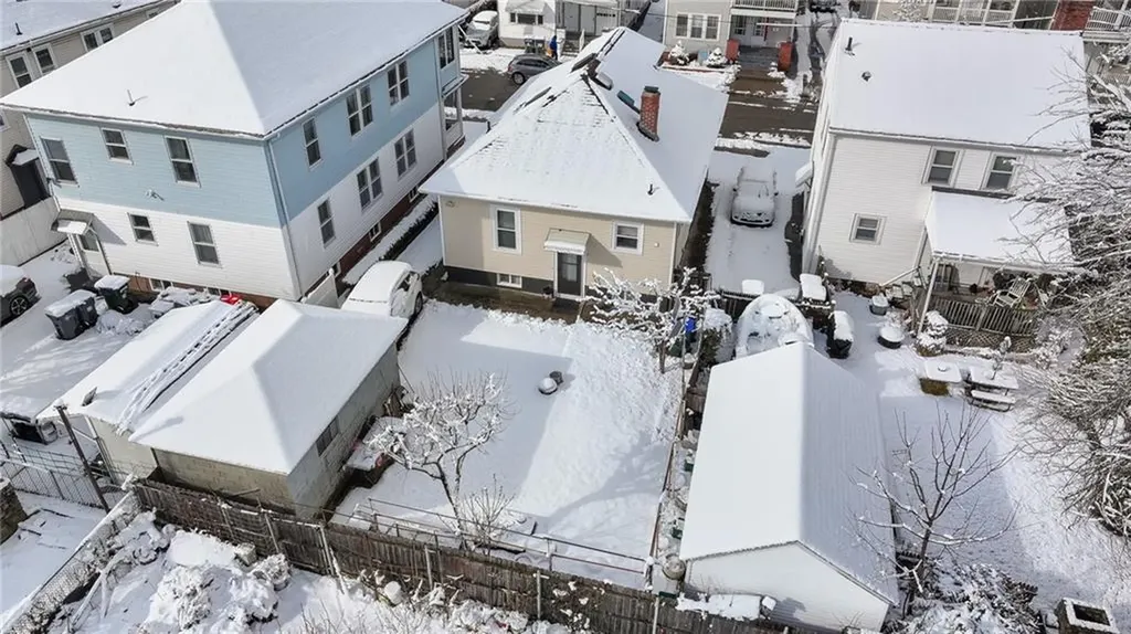 30 Edgemere Avenue Providence RI 02909