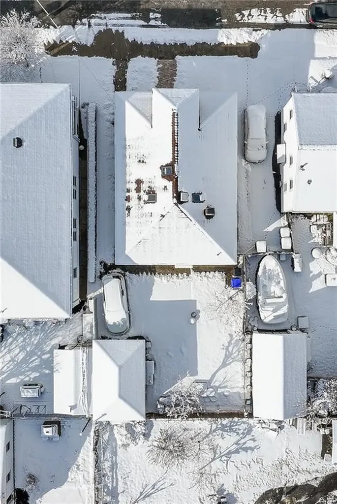 30 Edgemere Avenue Providence RI 02909