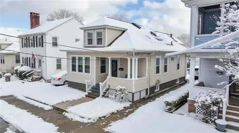 30 Edgemere Avenue Providence RI 02909