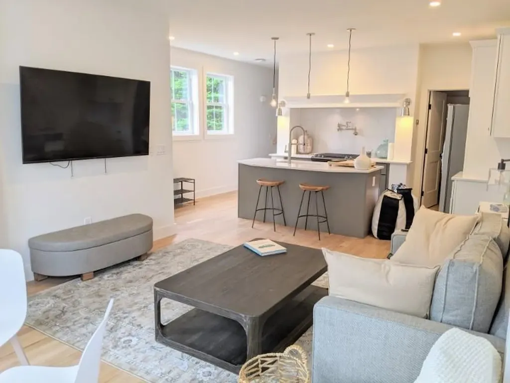 137 Almy Street Providence RI 02909