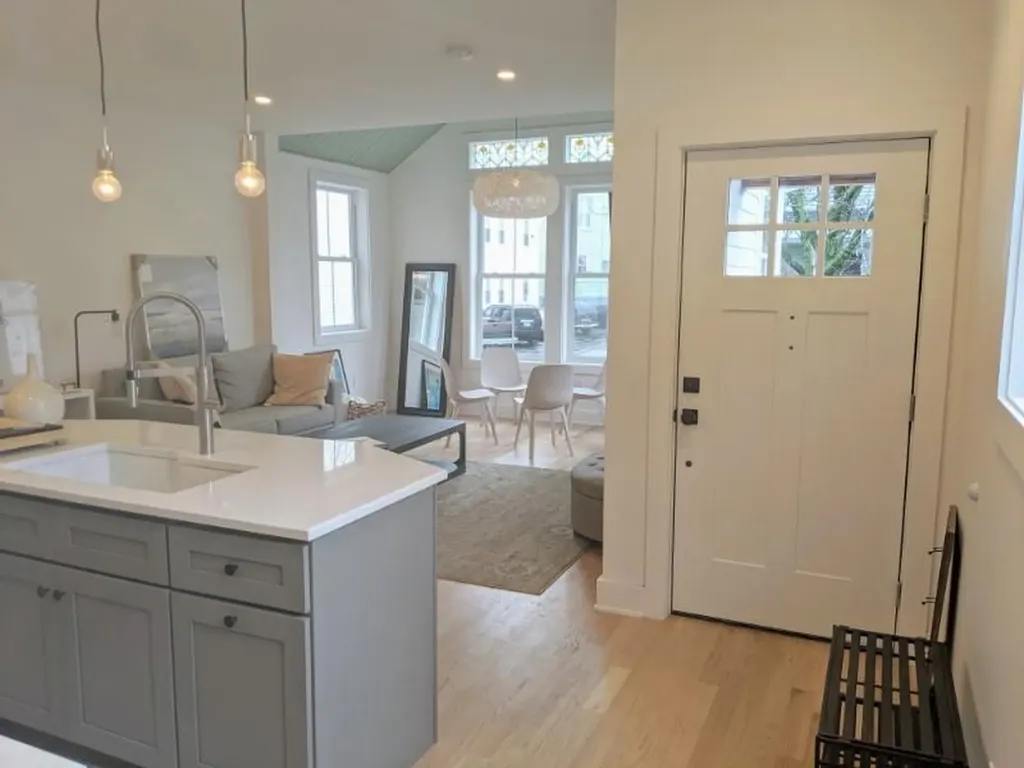 137 Almy Street Providence RI 02909