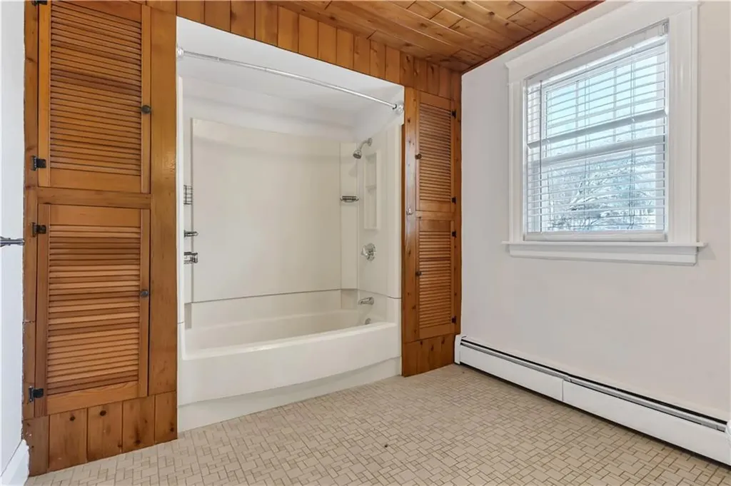 19 Sherwood Avenue North Providence RI 02911