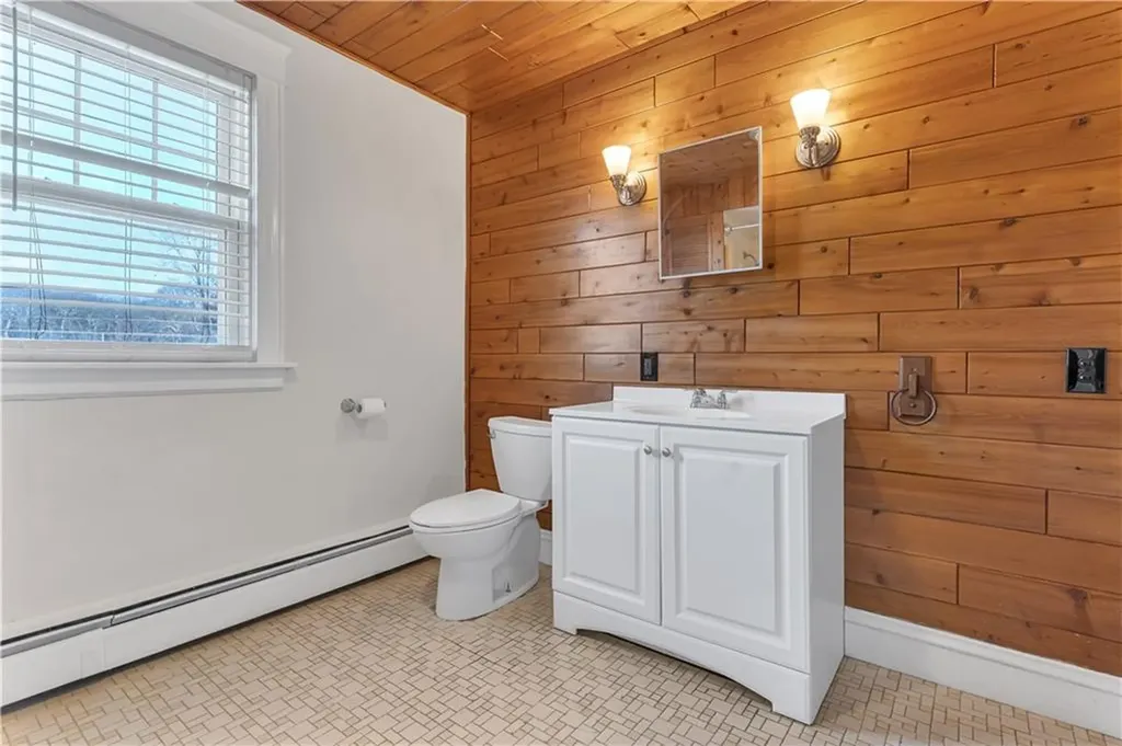 19 Sherwood Avenue North Providence RI 02911