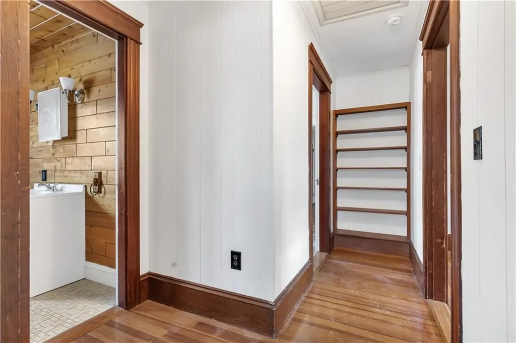 19 Sherwood Avenue North Providence RI 02911