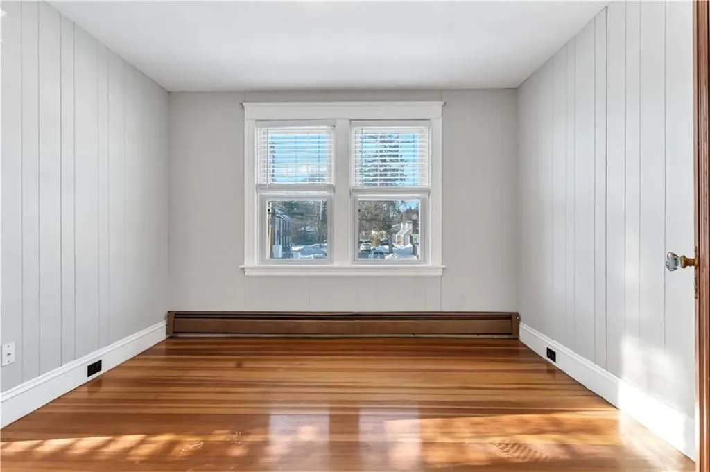 19 Sherwood Avenue North Providence RI 02911