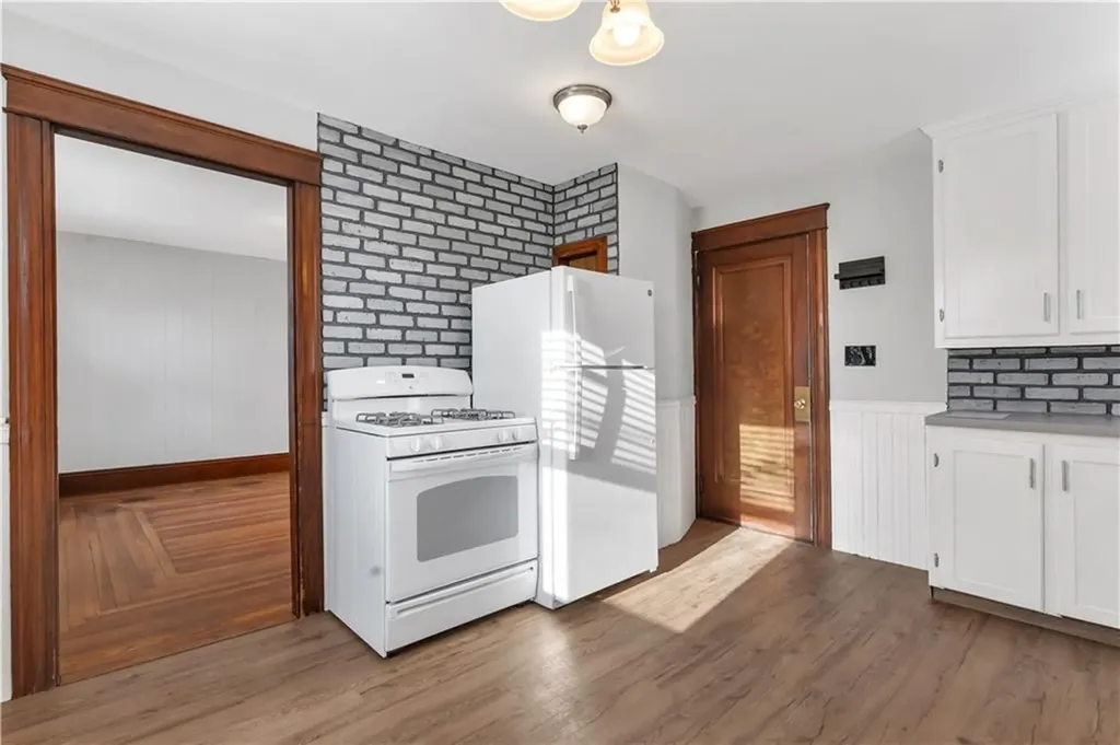 19 Sherwood Avenue North Providence RI 02911