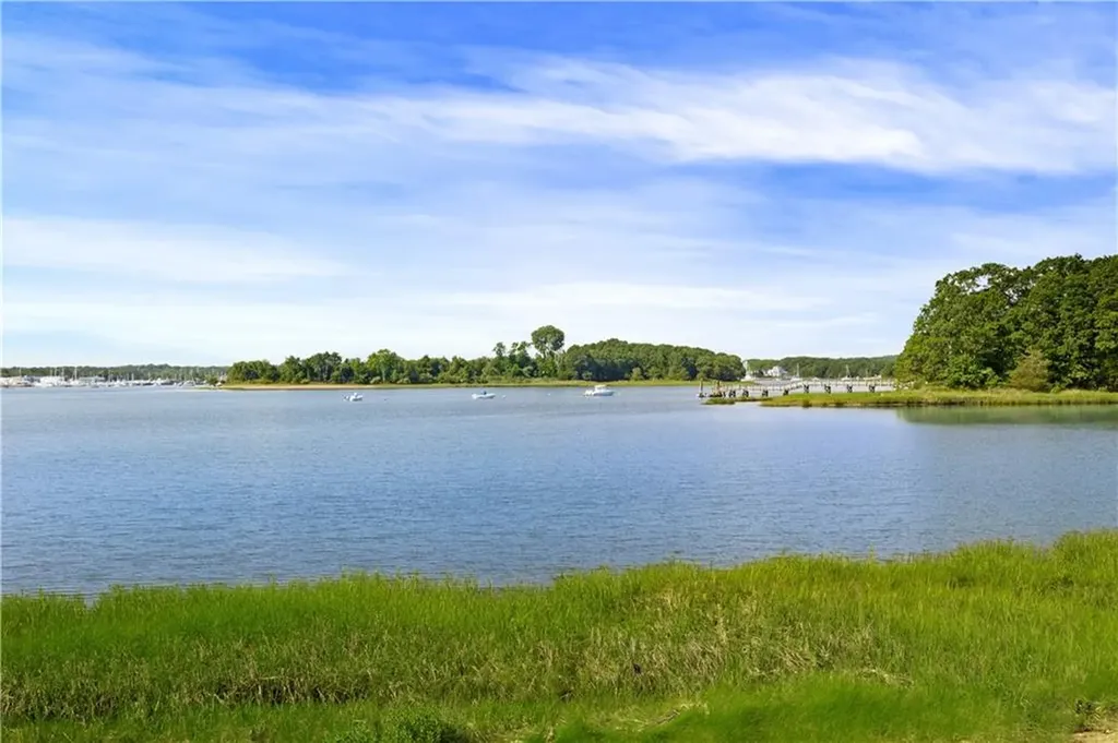 139 Seabreeze Drive North Kingstown RI 02852