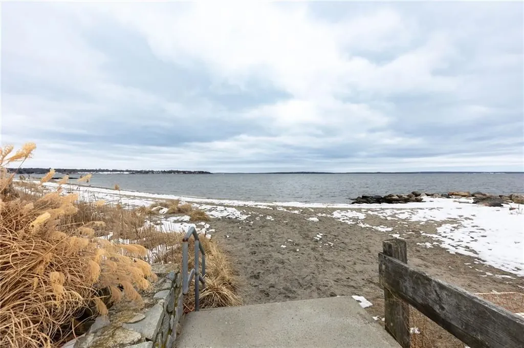 327 Beachwood Drive Warwick RI 02818