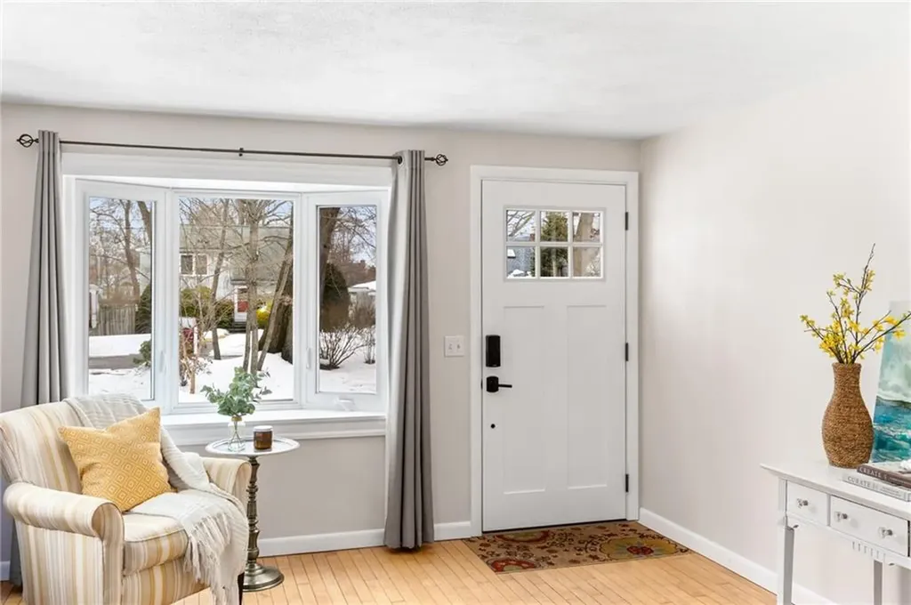 327 Beachwood Drive Warwick RI 02818