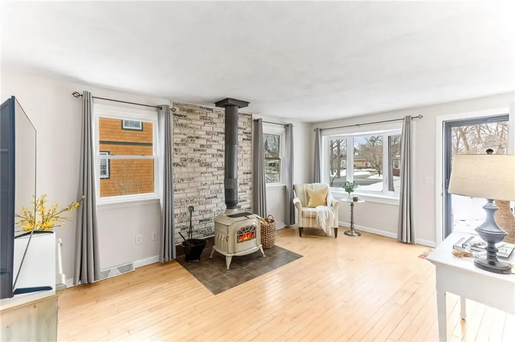 327 Beachwood Drive Warwick RI 02818