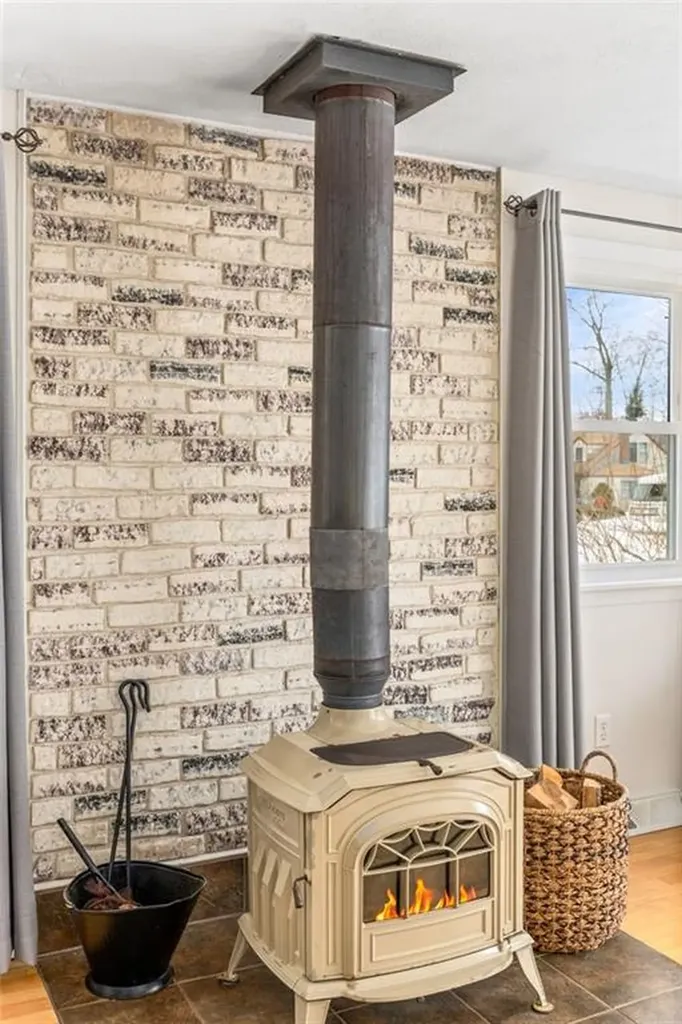 327 Beachwood Drive Warwick RI 02818