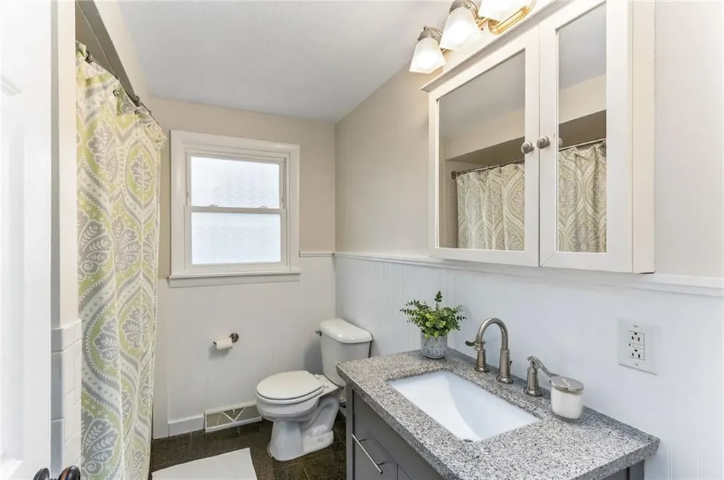 327 Beachwood Drive Warwick RI 02818