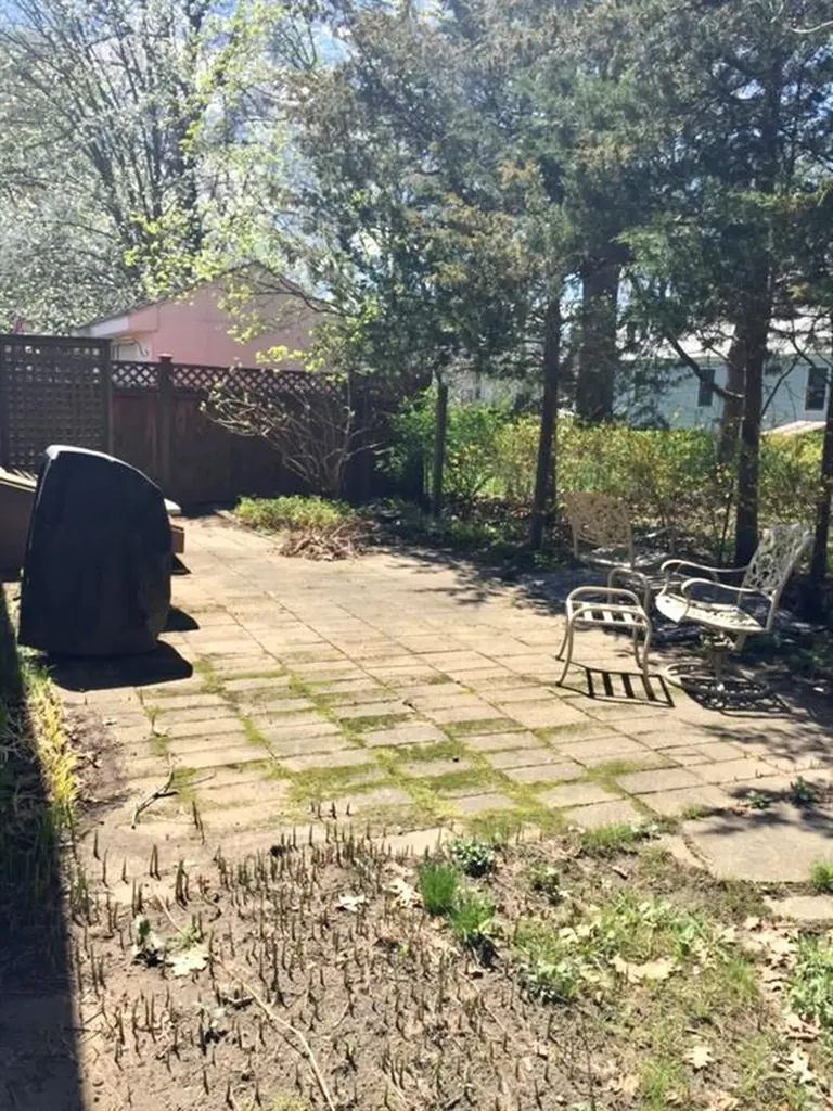 327 Beachwood Drive Warwick RI 02818