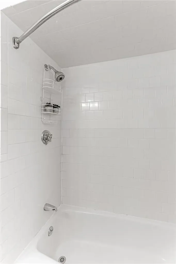 327 Beachwood Drive Warwick RI 02818