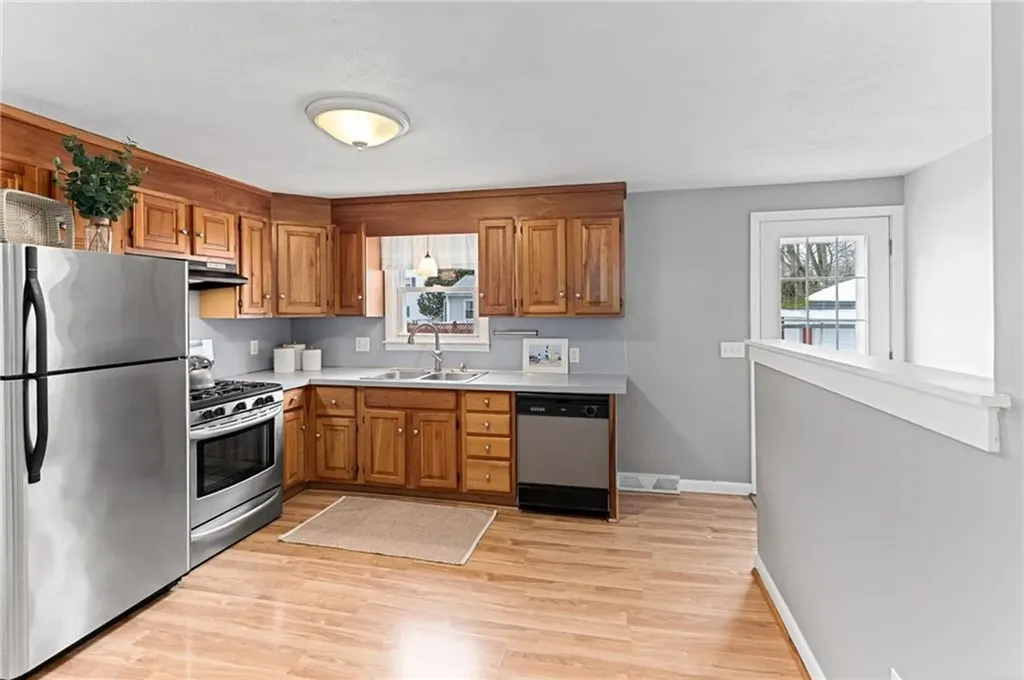 327 Beachwood Drive Warwick RI 02818