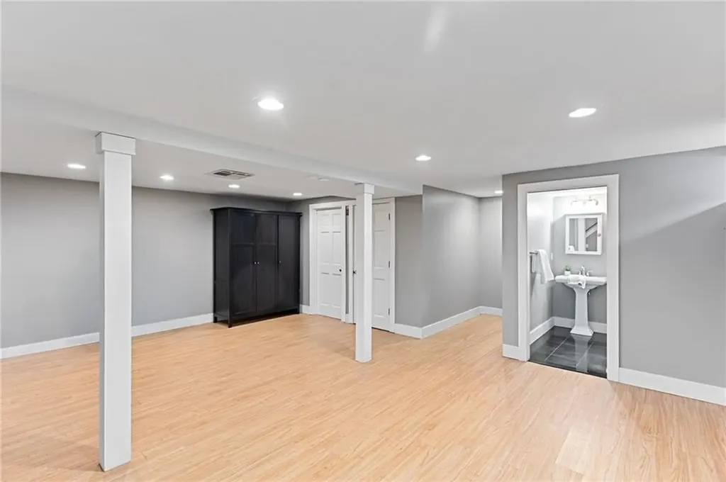 327 Beachwood Drive Warwick RI 02818