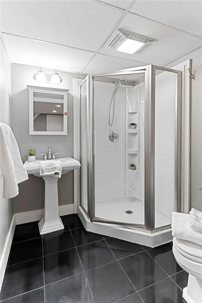 327 Beachwood Drive Warwick RI 02818