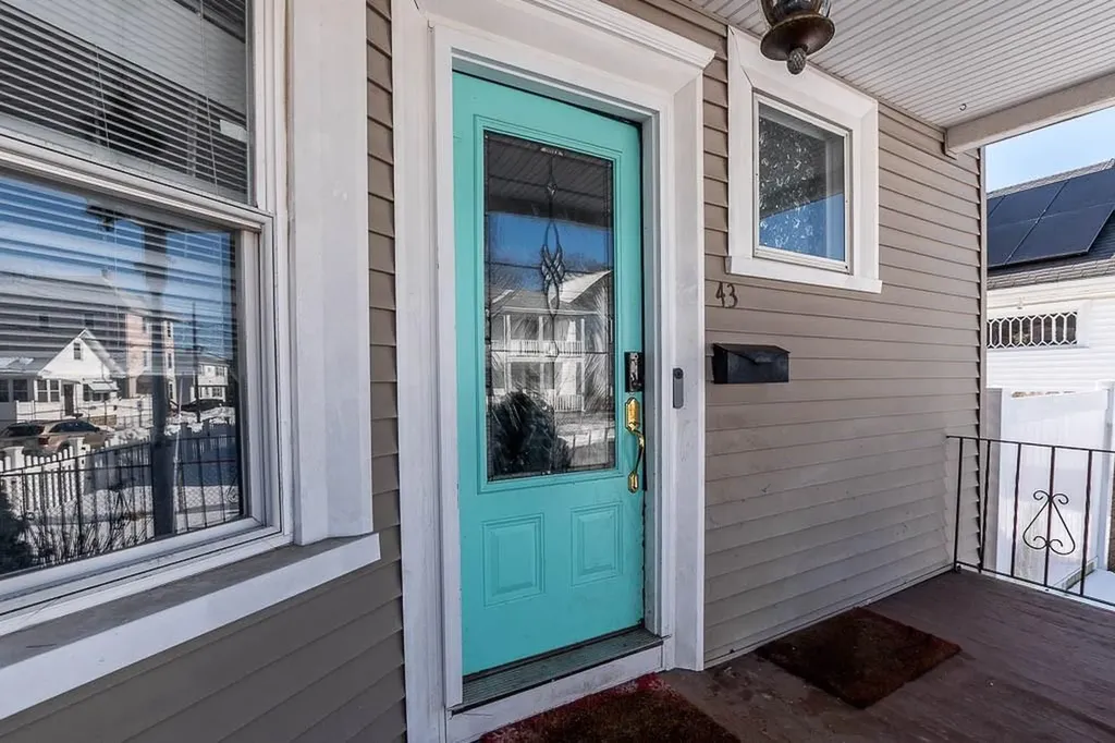 43 Warwick Road Pawtucket RI 02861