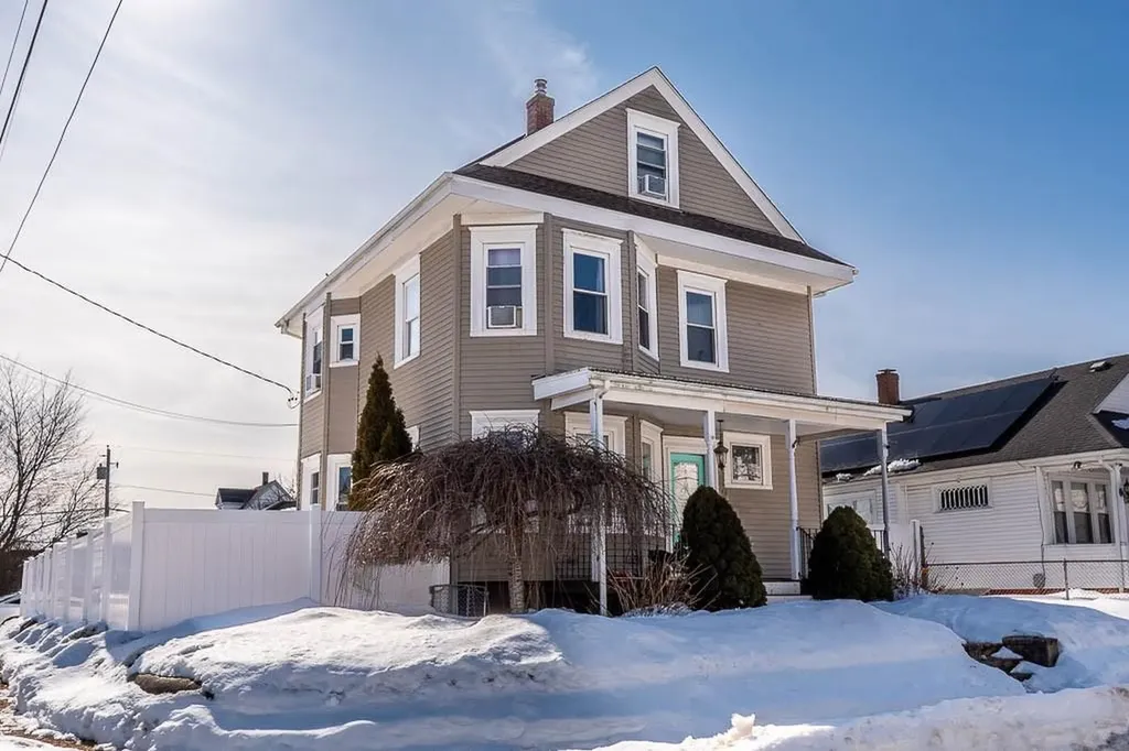 43 Warwick Road Pawtucket RI 02861