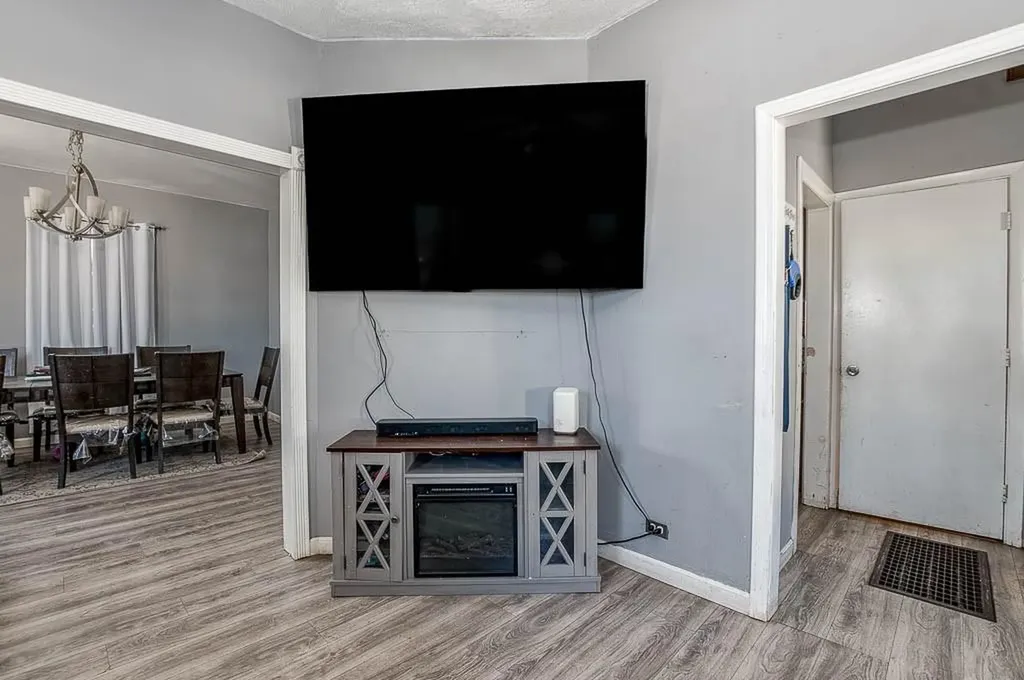 43 Warwick Road Pawtucket RI 02861