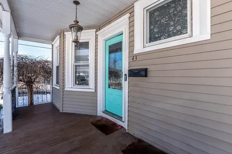 43 Warwick Road Pawtucket RI 02861