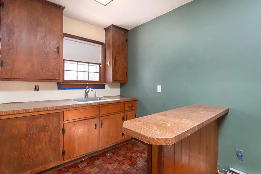 105 Florence Street Tiverton RI 02878