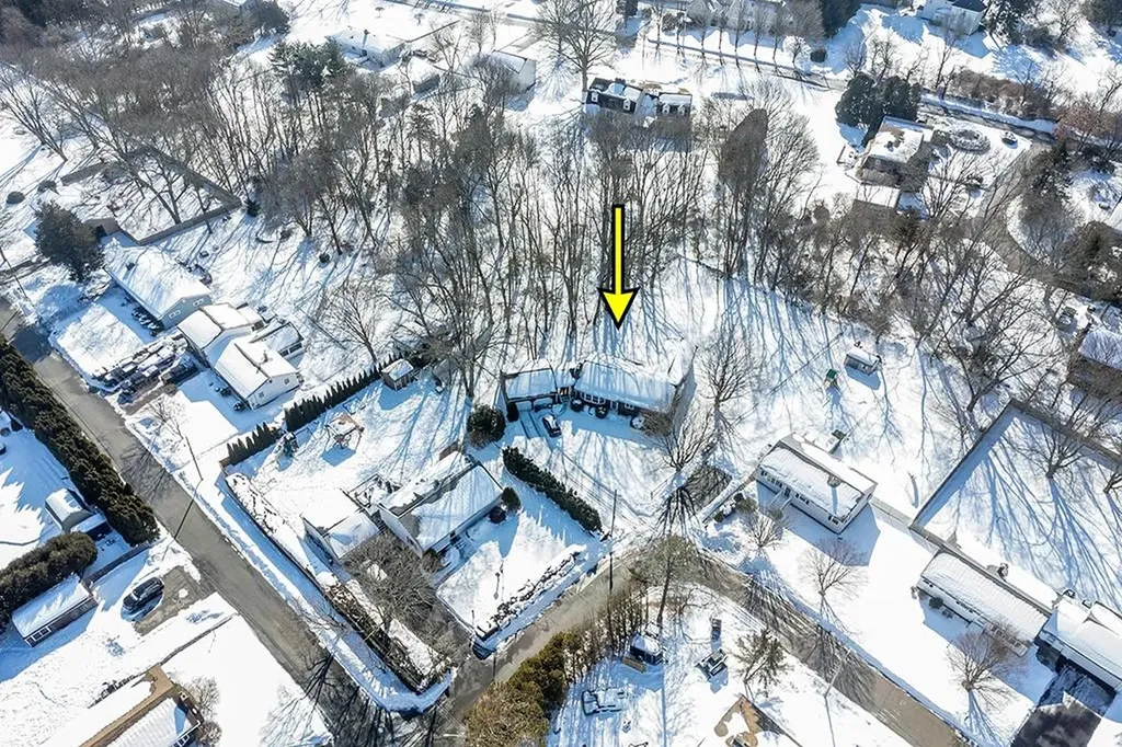 105 Florence Street Tiverton RI 02878