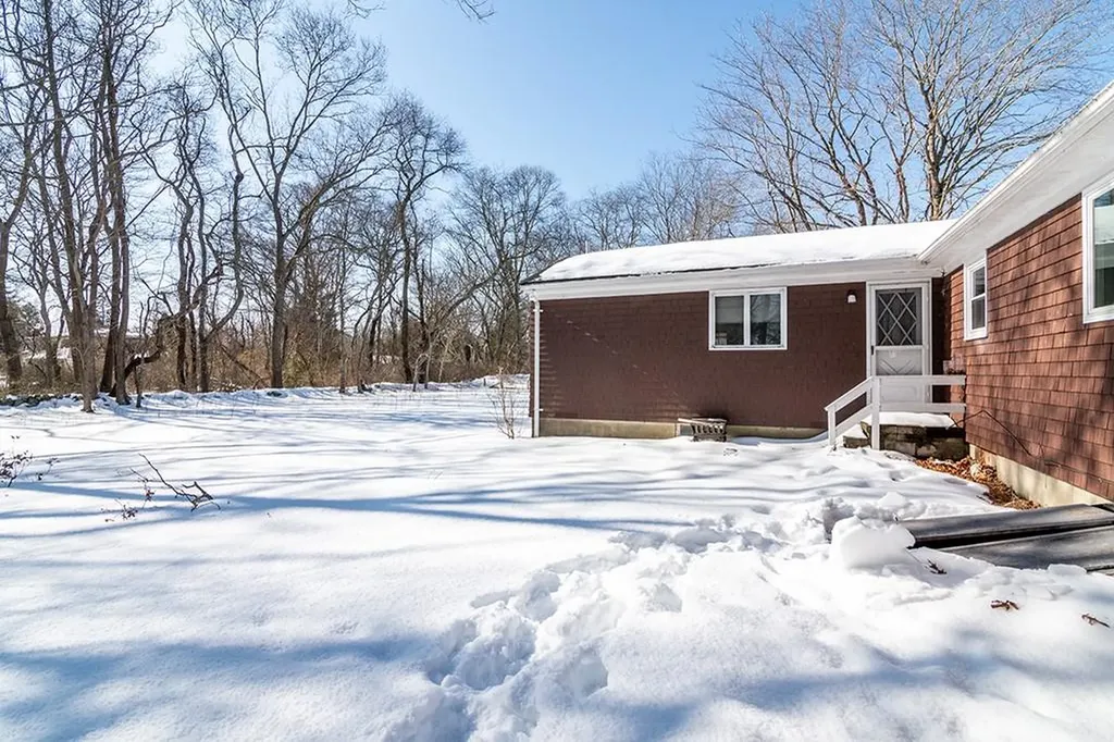 105 Florence Street Tiverton RI 02878