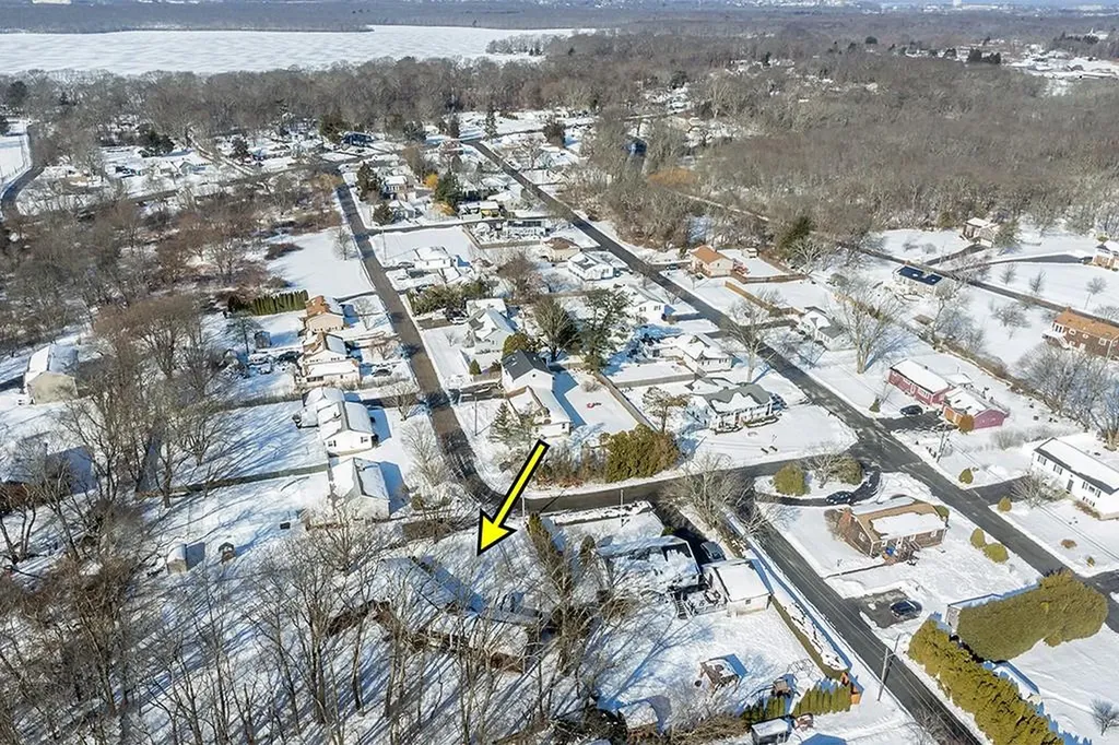 105 Florence Street Tiverton RI 02878